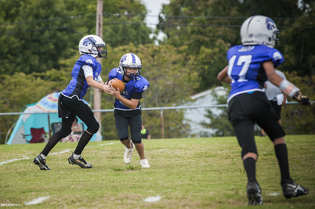 Girls Who Love Football Rush Into Their Own Leagues - WSJ